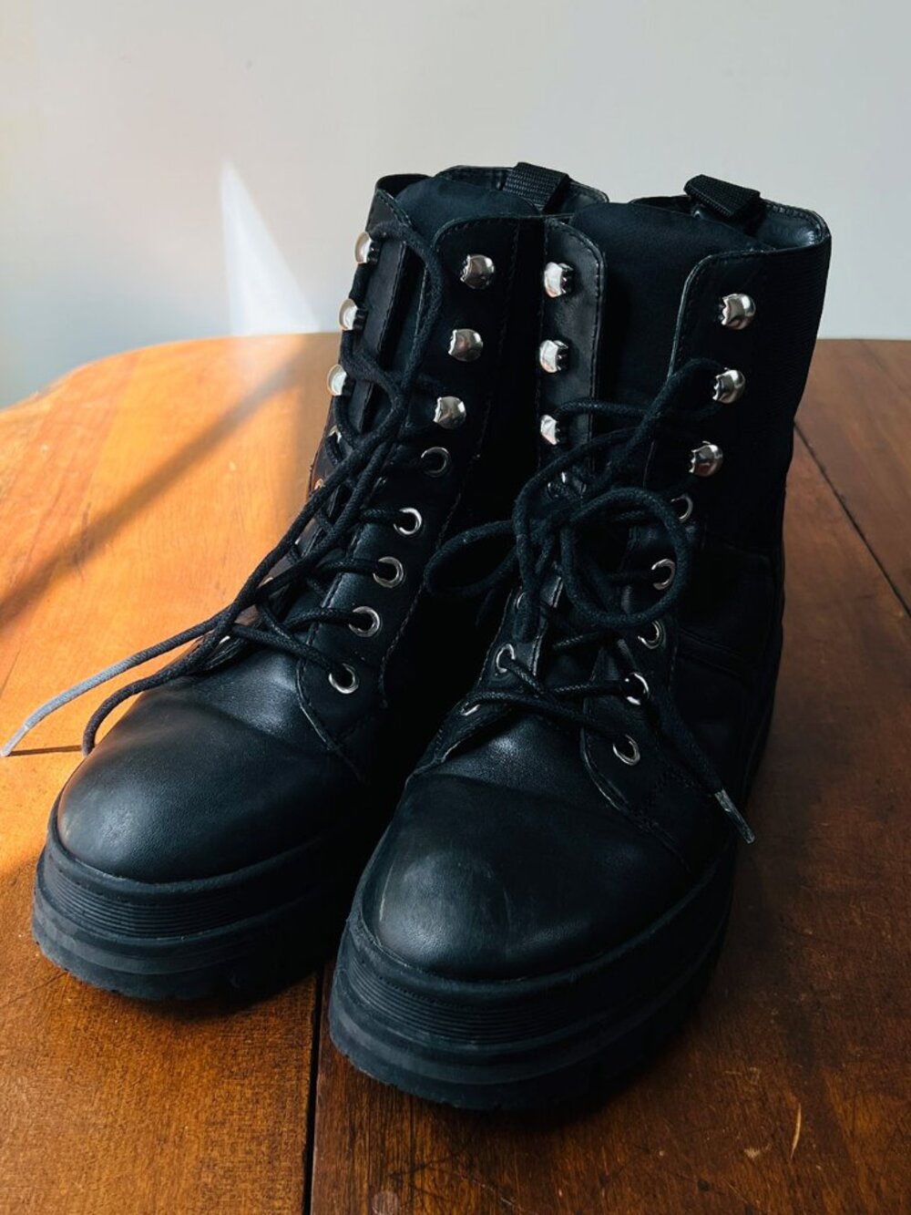 Marc Fisher Women’s Black Combat Ankle Boots Size 7M Lace Up Studded Lug Sole